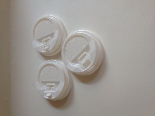 Китай 4 грам Круглый Белый или черный носик ПЭТ пластиковые Крышки для одноразовых бумажных чашек кофе поставщик
