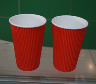Китай Красные бумажные стаканчики пульсации бумаги с покрытием PE изолировали кофейные чашки с крышками 500ml поставщик