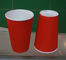 Красные бумажные стаканчики пульсации бумаги с покрытием PE изолировали кофейные чашки с крышками 500ml поставщик
