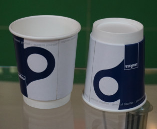 Китай Печатание Flexo изготовленной на заказ устранимой бумаги покрытия PE кофейных чашек смещенное поставщик