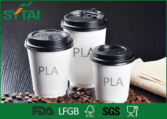 Китай Здоровые горячие бумажные стаканчики ПЛА напитка, кофейные чашки, который нужно пойти с дизайном крышек простым поставщик