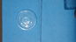 Плоские круглые Transprent холодной питьевой бумажные стаканчики Крышки с отверстием в центре 80 мм / 90 мм поставщик